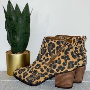 Aqua College leopard boots